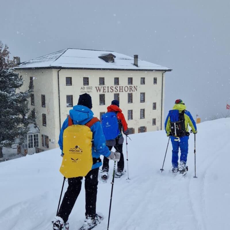 Märchenhafte Schneeschuhtage Hotel Weisshorn Val d'Anniviers Winter mit Reini von simply.hiking