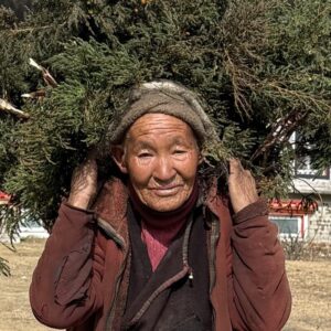 Menschen in Nepal bei Samdo auf Etappe 9